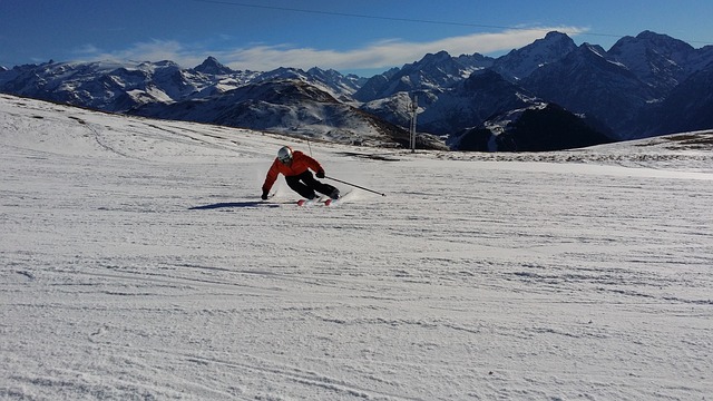 Freestyle skiløb: Oplev adrenalinsuset på de vildeste hop og tricks